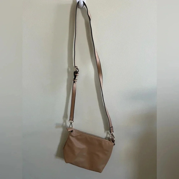 Like‎ New Steve Madden Camel Colored Purse Crossbody Minimalist Fall Lightweight - Picture 1 of 9